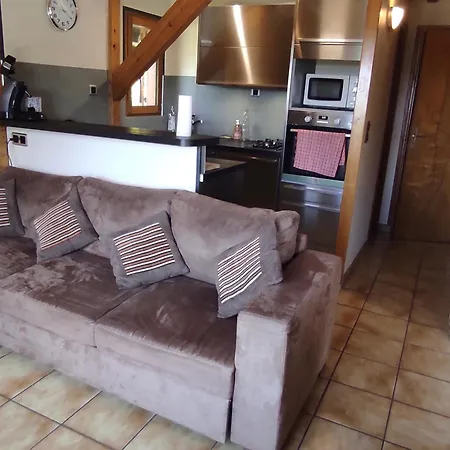 Chalet Montagnard Confortable A Avec Grand Terrain Et Parking Prive - Fr-1-814-139 *