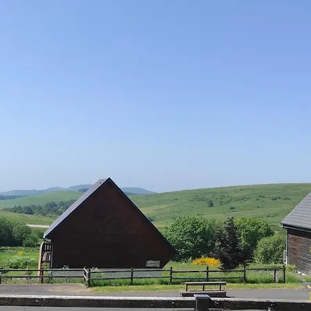 Montagnard Confortable A Avec Grand Terrain Et Parking Prive - Fr-1-814-139 * Super Besse