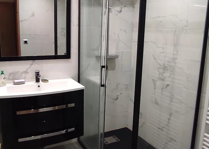 Montagnard Confortable A Avec Grand Terrain Et Parking Prive - Fr-1-814-139