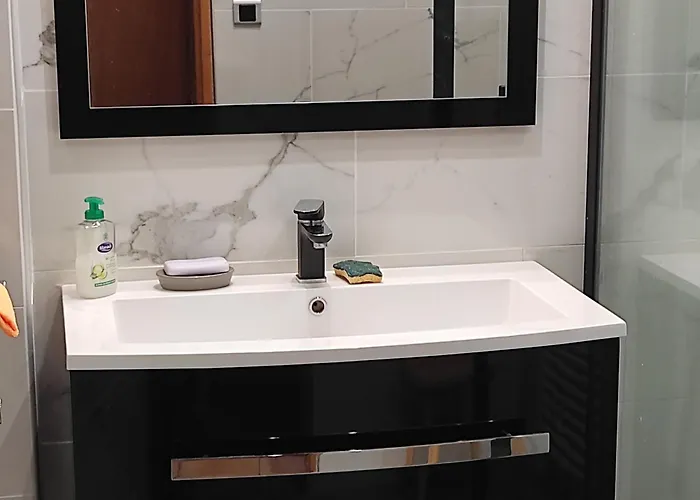 Montagnard Confortable A Avec Grand Terrain Et Parking Prive - Fr-1-814-139