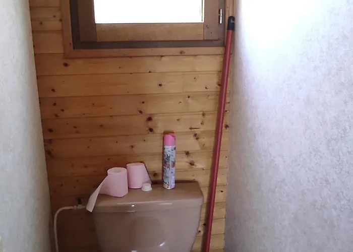 Chalet Montagnard Confortable A Avec Grand Terrain Et Parking Prive - Fr-1-814-139