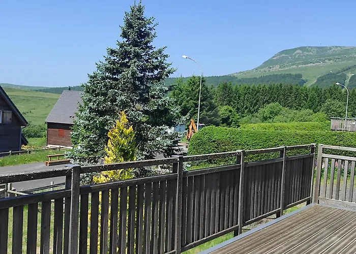 Chalet Montagnard Confortable A Avec Grand Terrain Et Parking Prive - Fr-1-814-139 Super Besse