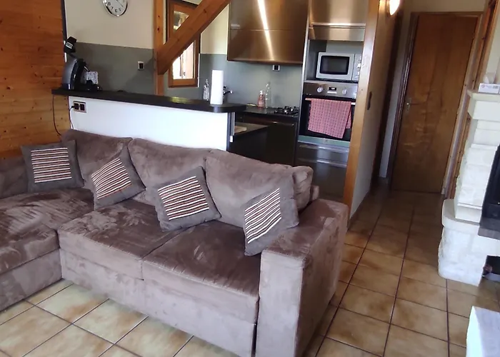 Chalet Montagnard Confortable A Avec Grand Terrain Et Parking Prive - Fr-1-814-139 *